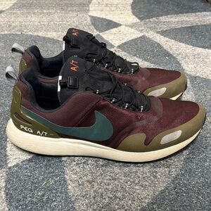 Nike Men's Sneakers in Black, Olive, and Burgundy